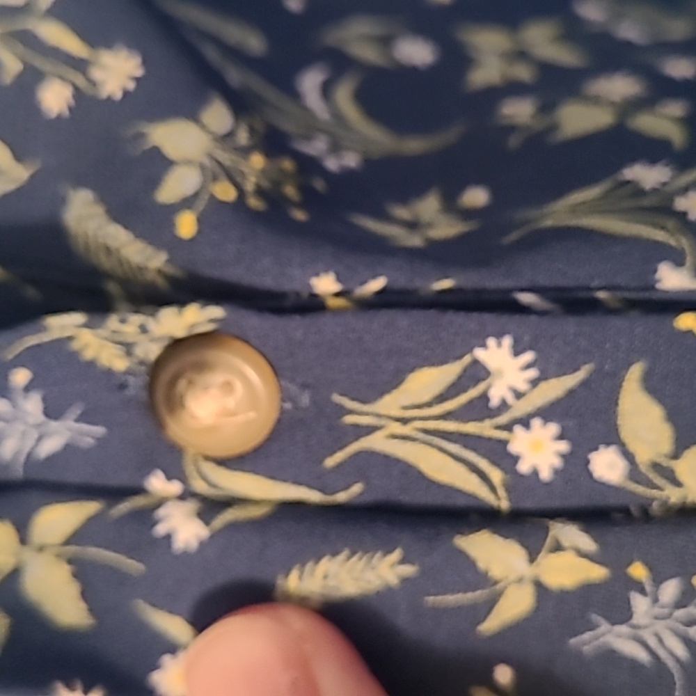 Jach's Girlfriend New York floral blouse - XXL.        J68 - Picture 6 of 10